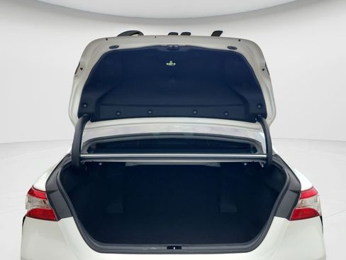 Certified 2020 Toyota Camry SE FWD image 9