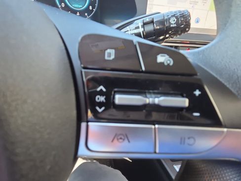 Used 2024 Hyundai Elantra SEL image 21