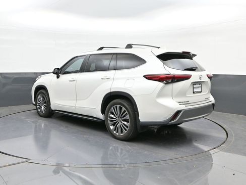 Used 2020 Toyota Highlander Platinum image 5