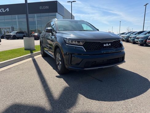 Used 2022 Kia Sorento S AWD/4WD image 1