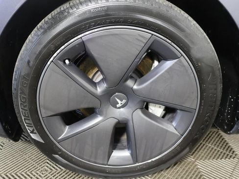 Used 2023 Tesla Model 3 Standard Range RWD image 19