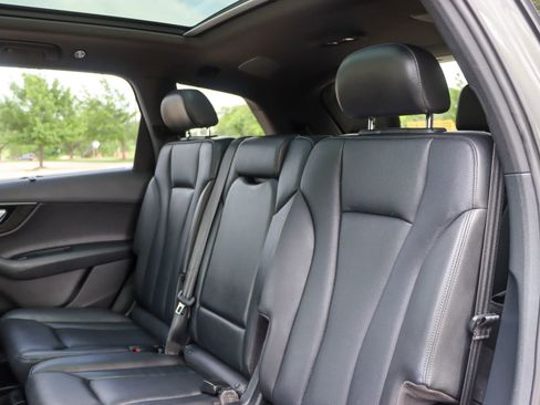 Used 2018 Audi Q7 3.0T Prestige AWD/4WD image 17