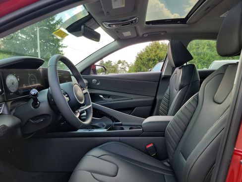 New 2025 Hyundai Elantra Limited image 15