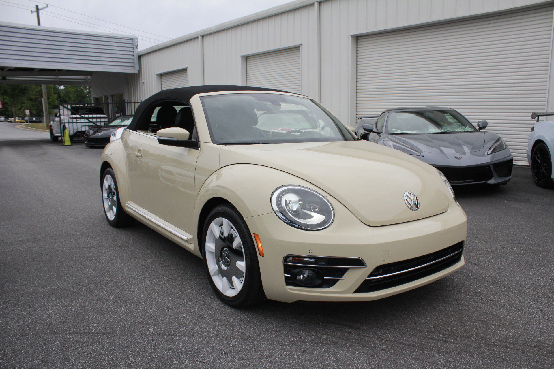 Used 2019 Volkswagen Beetle 2.0T S FWD image 16