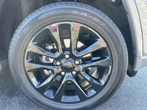 Used 2020 Jeep Grand Cherokee Altitude image 35