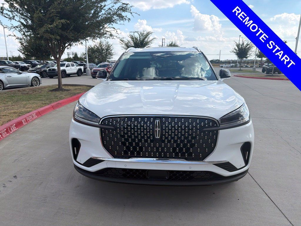 Used 2026 Lincoln Aviator 2WD image 9
