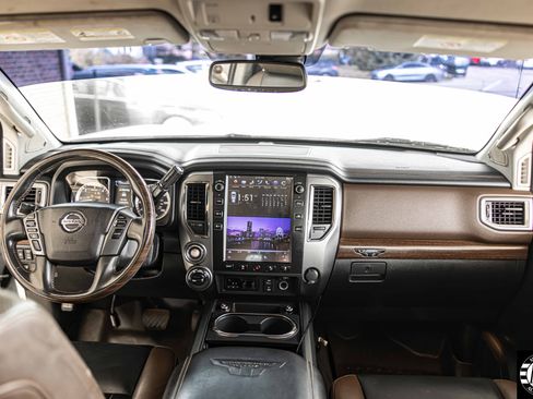 Used 2017 Nissan Titan Platinum Reserve image 32