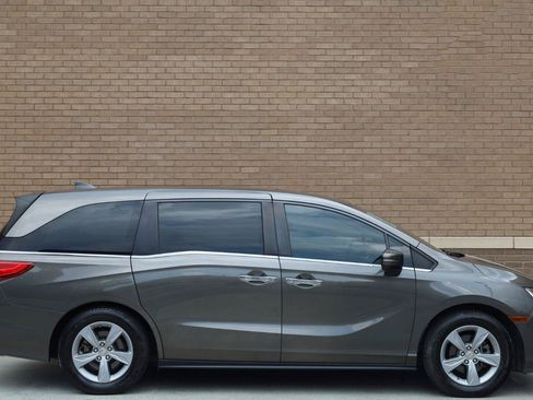 Used 2018 Honda Odyssey EX-L image 3