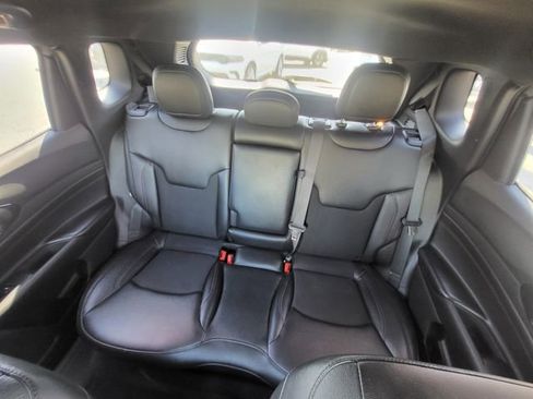 Used 2024 Jeep Compass Trailhawk AWD/4WD image 12
