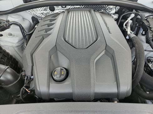 Used 2026 Porsche Macan image 30