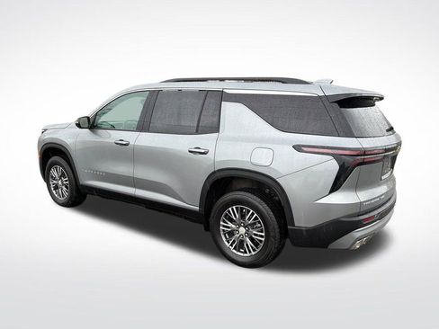 Used 2026 Chevrolet Traverse LT AWD/4WD image 3
