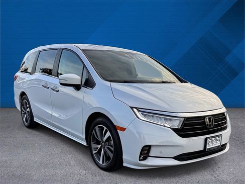 Certified 2024 Honda Odyssey Touring image 2