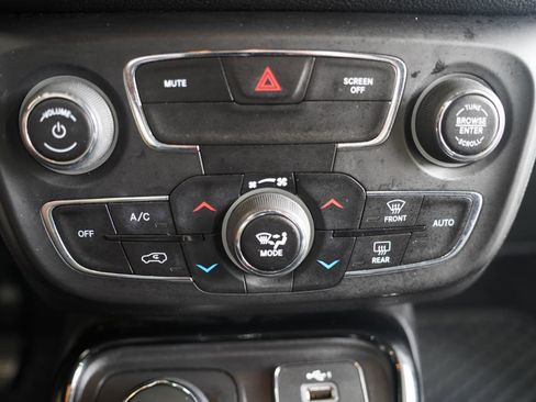 Used 2019 Jeep Compass Latitude AWD/4WD image 20