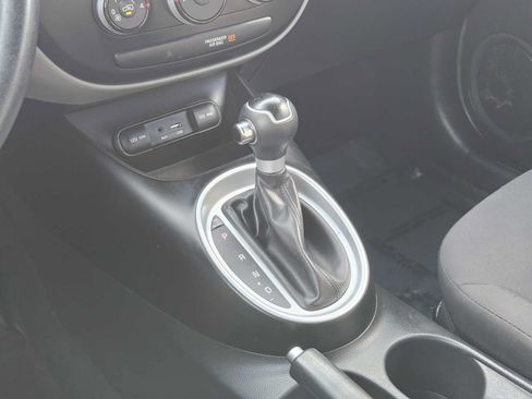 Used 2018 Kia Soul FWD image 19