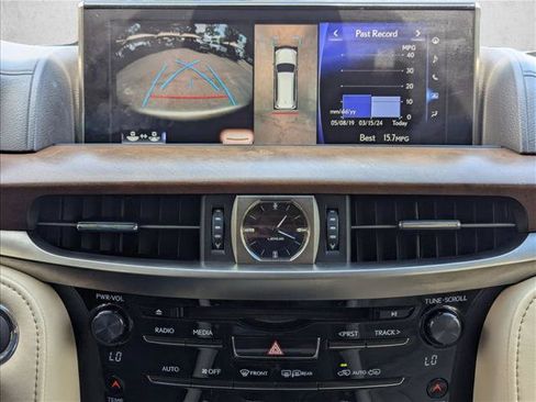 Used 2016 Lexus LX 570 4WD w/ Luxury Package image 13