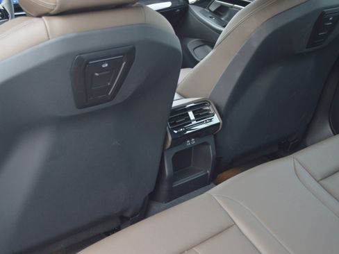 Certified 2024 BMW 530i w/ Premium Package image 28