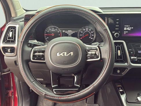 Used 2023 Kia Sorento S image 21