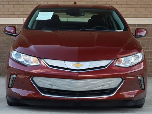 Used 2017 Chevrolet Volt Premier w/ Driver Confidence II Package FWD image 5