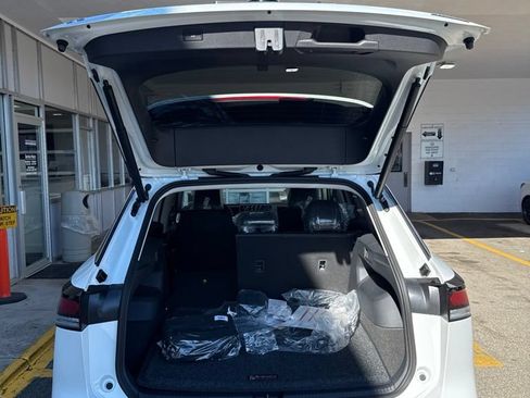 New 2026 Volkswagen Tiguan SE AWD/4WD image 11