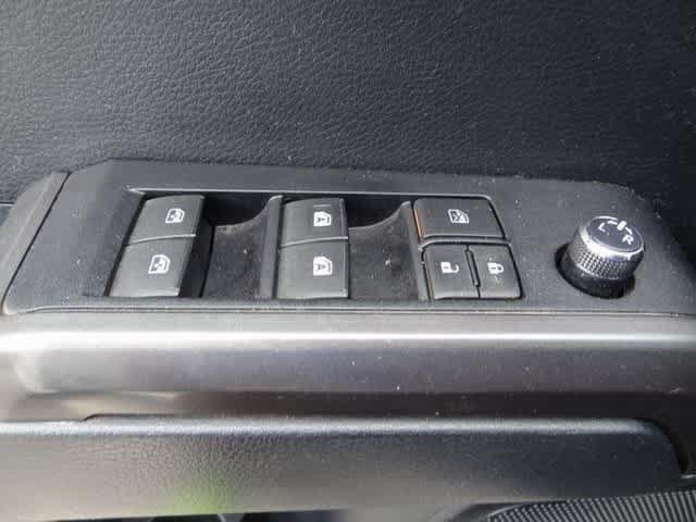 Used 2018 Toyota Tacoma TRD Sport AWD/4WD image 17