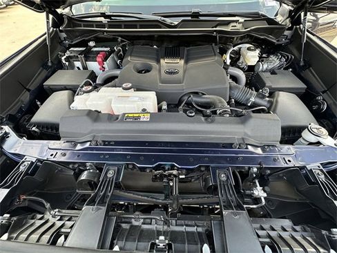 Used 2024 Toyota Tundra Limited image 32
