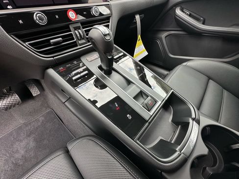 Used 2026 Porsche Macan Turbo AWD/4WD image 29