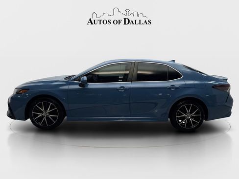 Used 2023 Toyota Camry SE FWD image 5