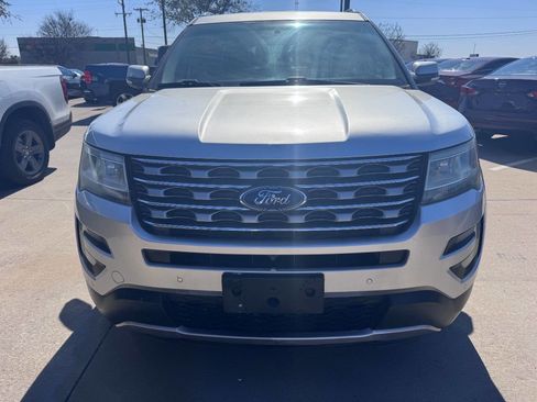 Used 2016 Ford Explorer Limited image 2