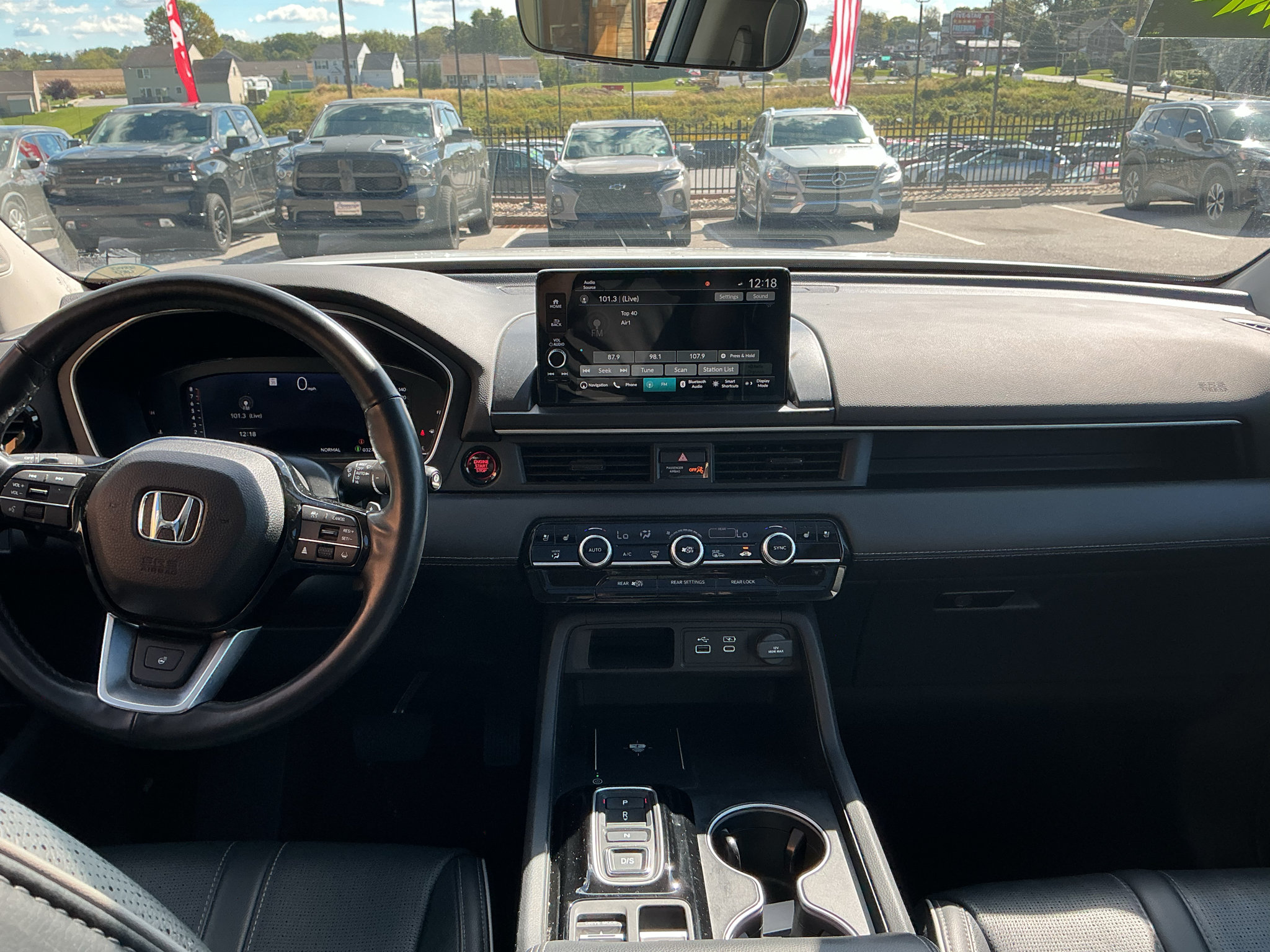 Used 2023 Honda Pilot Elite image 16