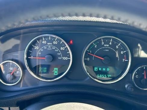 Used 2017 Jeep Wrangler Rubicon w/ Connectivity Group AWD/4WD image 18