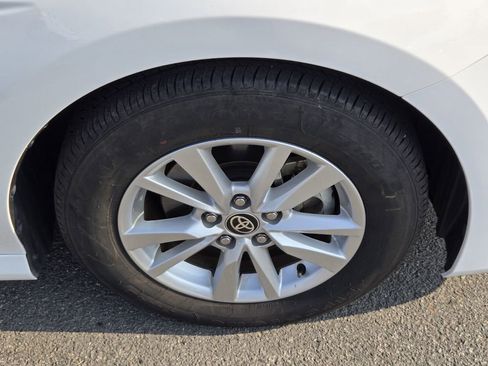 Used 2025 Toyota Camry LE FWD image 18