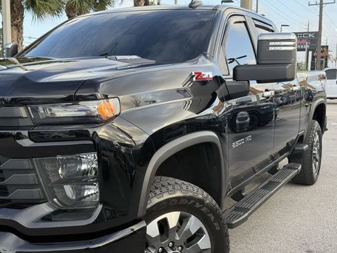 Used 2024 Chevrolet Silverado 2500 Custom w/ Custom Value Package image 6