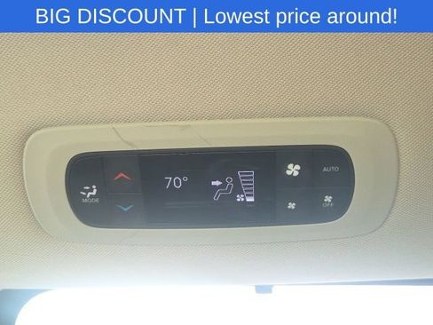 Used 2023 Chrysler Pacifica Touring-L FWD image 22