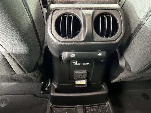 Used 2025 Jeep Wrangler Unlimited Sahara w/ Safety Group AWD/4WD image 20