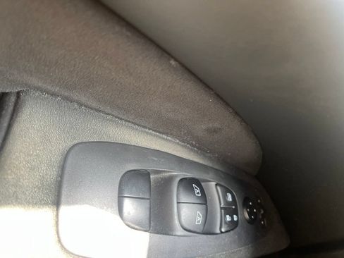 Used 2016 Nissan Pathfinder SV w/ SV Cold Weather Package FWD image 23