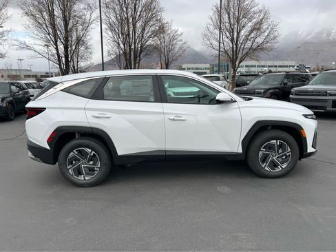 New 2026 Hyundai Tucson Blue SE w/ Tow & Go Package AWD/4WD image 6