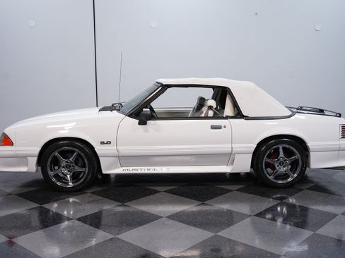 Used 1993 Ford Mustang GT RWD image 2