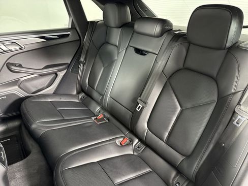 Certified 2026 Porsche Macan AWD/4WD image 22