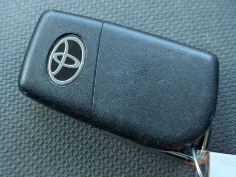 Used 2025 Toyota Corolla LE FWD image 20