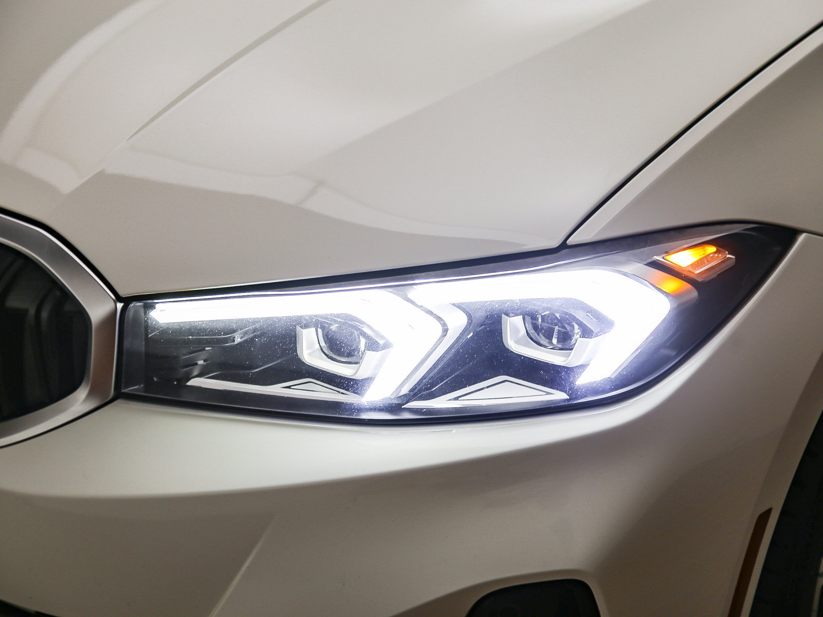 Used 2023 BMW 330i Sedan w/ Driving Assistance Package RWD image 8