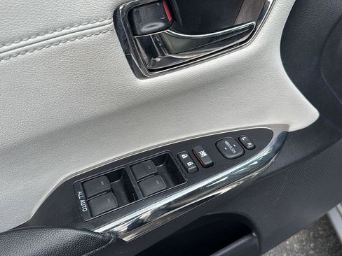 Used 2018 Toyota Avalon XLE FWD image 27
