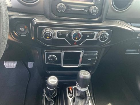 Used 2021 Jeep Wrangler Unlimited Sport AWD/4WD image 23