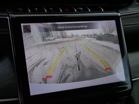 Used 2023 Jeep Grand Cherokee L Limited w/ Black Appearance Package image 31