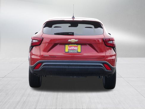 Used 2024 Chevrolet Trax LS w/ LS Convenience Package image 6