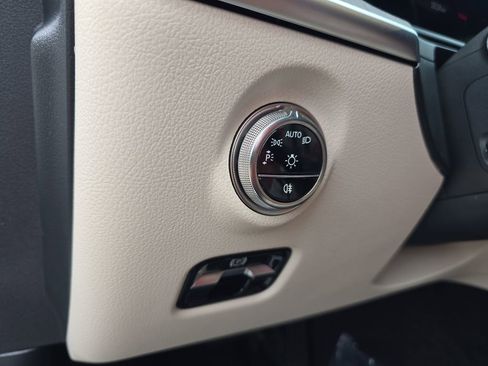 New 2025 Mercedes-Benz C 300 Sedan image 25