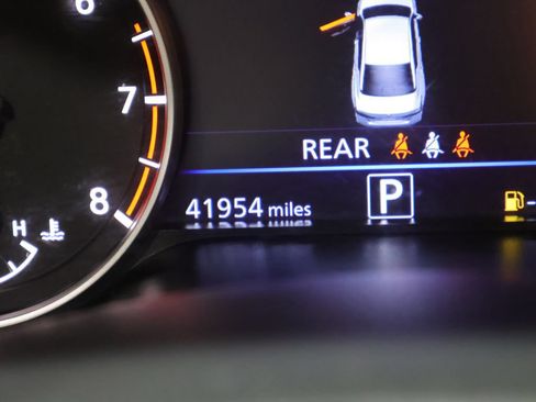 Used 2024 Nissan Altima 2.5 SV FWD image 35