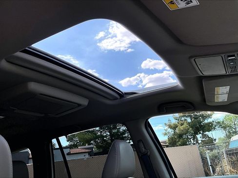 Used 2019 Honda Pilot Touring image 16