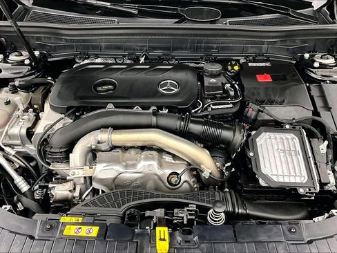 Used 2026 Mercedes-Benz GLB 250 image 9