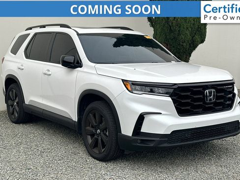Used 2025 Honda Pilot Black Edition image 1