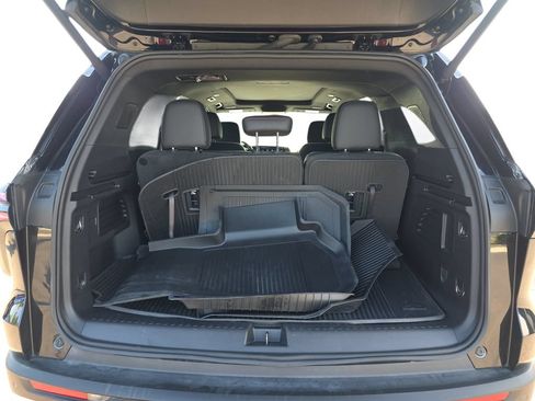 Used 2024 Chevrolet Traverse Z71 AWD/4WD image 30